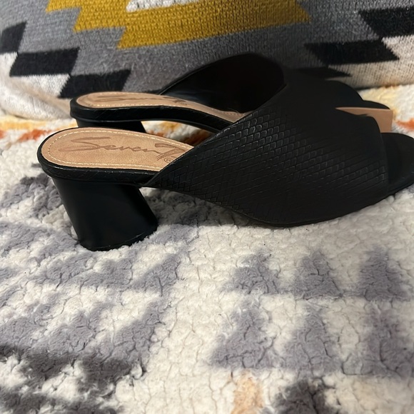 Seven 7 black Vera  mule  size 8 NWT - Picture 6 of 6